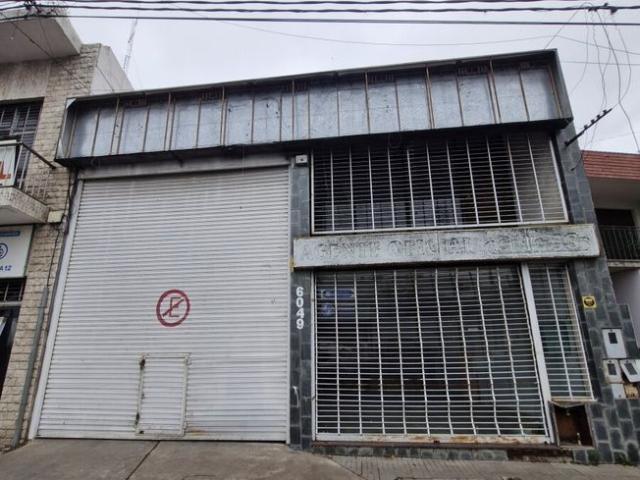 Eva Perón al 6000 Ex Córdoba Galpón con ingreso para camiones y local comercial