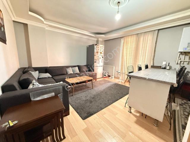 Evalmak'ta Cadde Kenarı Uygun Fiyatlı 2+1 78m2 Balkonlu Y.giriş