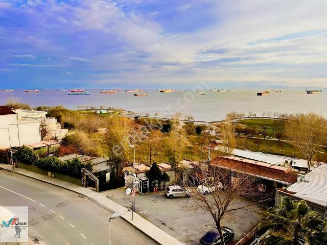 Evalmak'ta Ful Deniz Manzaralı 3+1 110m2 Asansörlü Arakat Daire
