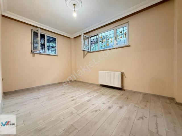 Evalmak'ta İnönü Mah.de 1+1 65m2 Geniş Ferah B.katı Daire