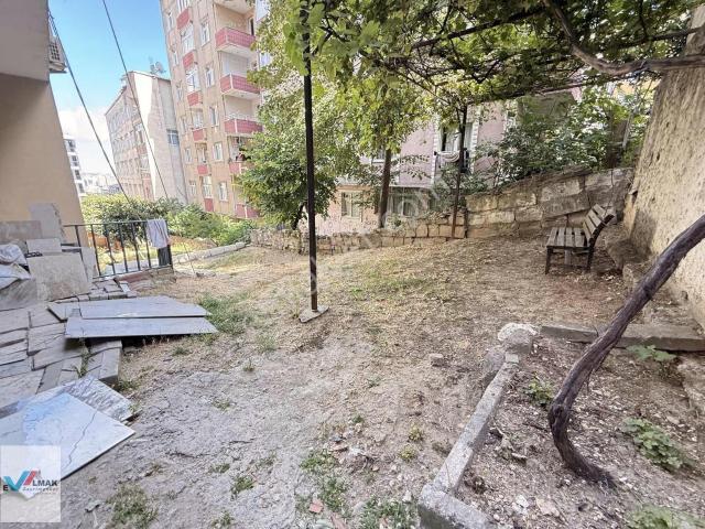 Evalmak'ta İnönü Mah.de 3.5+1 140m2 Geniş Ferah Bahçeli Daire
