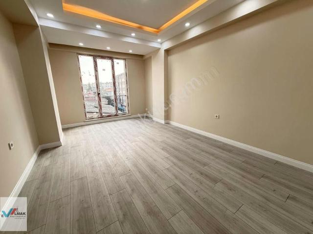 Evalmak'ta Tevfikbey Mah'de 2+1 Sıfır 90m2 satılık Arakat
