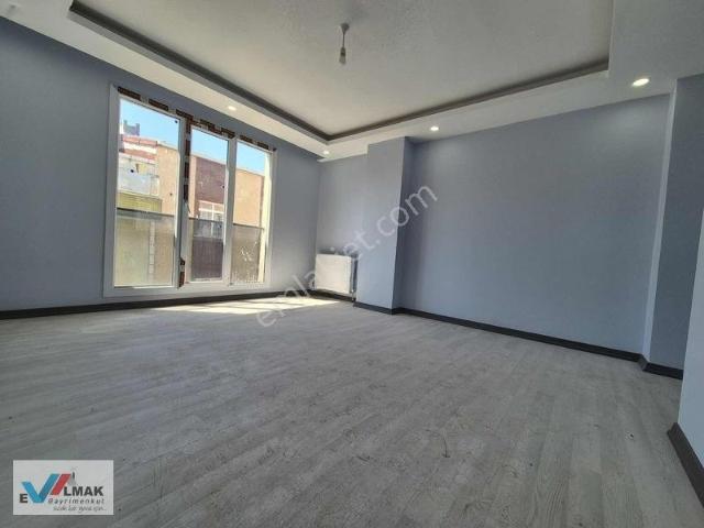 Evalmak'tan Yenibosna Zafer Mah.de Kiralık 4+1 Dubleks Daire