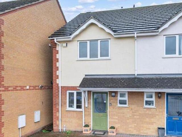 Evans Close, Royston, 2 Bedroom Semi detached