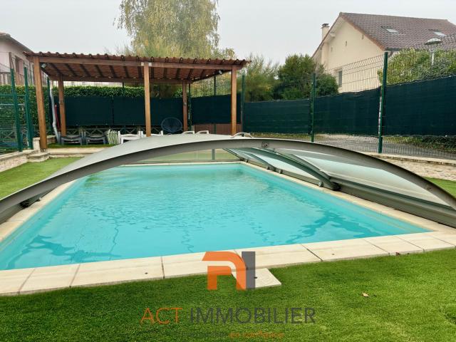 Éveux Maison 81 M2 Avec Piscine Proche Gare Sous Sol Complet. 81m² Éveux