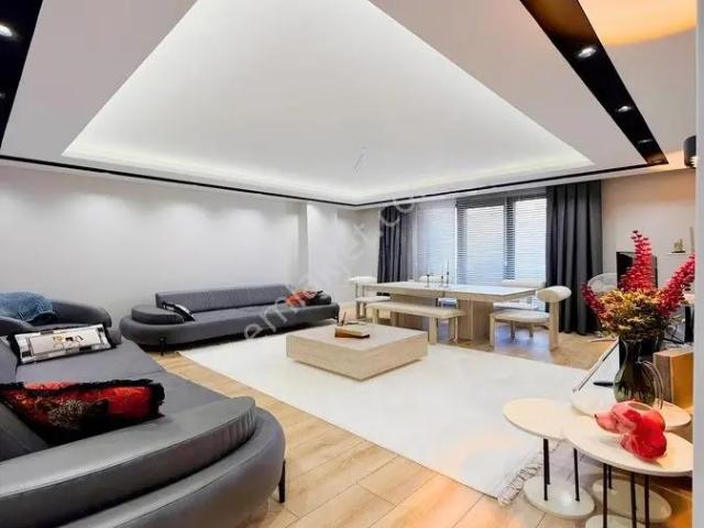 Evebeyn Banyolu Çift Balkonlu Koşe Başı Satılık 3+1 Lüks Daire