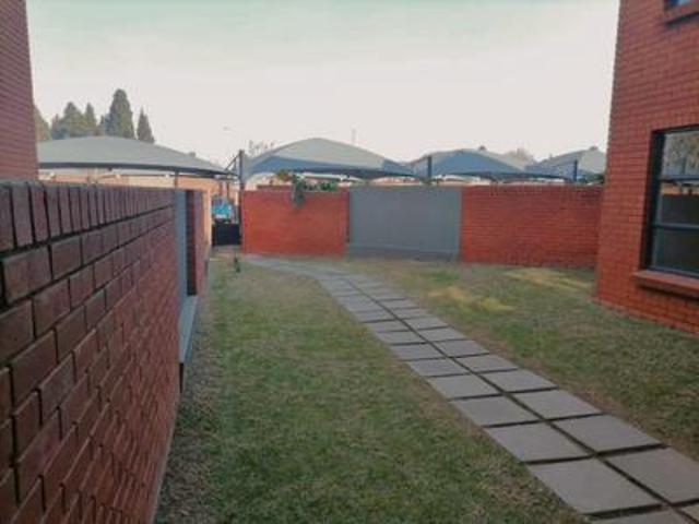 eveleigh heights 3 beds, 2 baths.