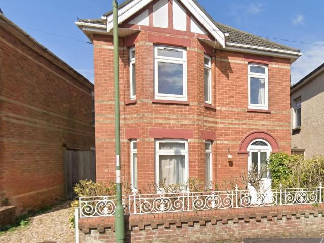 Evelyn Road, Bournemouth 5 bed detached house to rent £2,725 pcm £629 pw