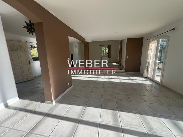 EVENOS Villa familiale 4 chambres piscine terrain 4000 m2