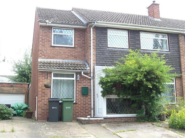 Everard Close, Worcester WR2 6 bed semi detached house to rent £550 pcm £127 pw