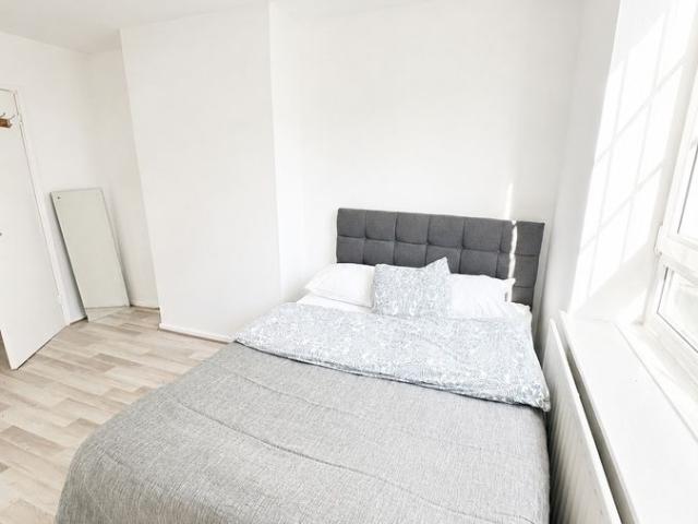 Everard House, Aldgate East E1, 4 bed shared accommodation to rent, £1,150 pcm | PrimeLocation