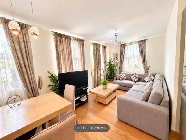 Evergreen House, Twickenham TW1, 2 bed flat to rent, £2,499 pcm | PrimeLocation