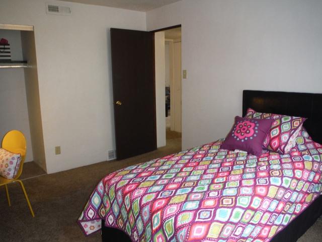 Evergreen Manor 1 Bedroom Apartment for Rent at 3456 Evergreen Ln Apt A, Mehlville, MO 63125 Mehlville