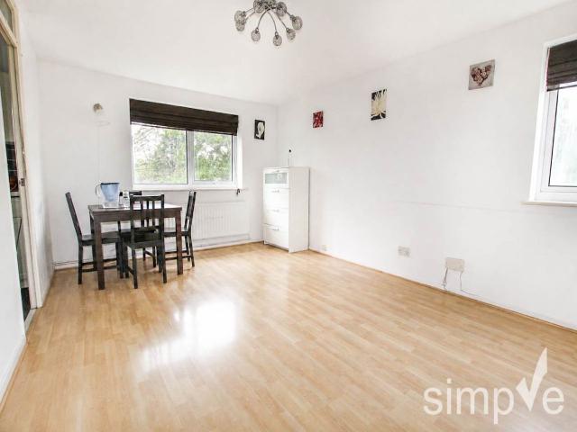 Evergreen Way, Hayes, Middlesex UB3, 2 bed flat to rent, £1,750 pcm | PrimeLocation
