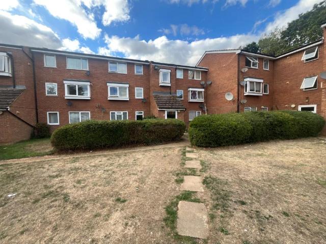 Evergreen Way, Hayes, Greater London. 2 bed apartment to rent £1,690 pcm £390 pw
