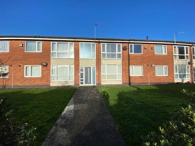 Everest Close, Kilnhouse Lane, Lytham. 2 bed apartment to rent £695 pcm £160 pw