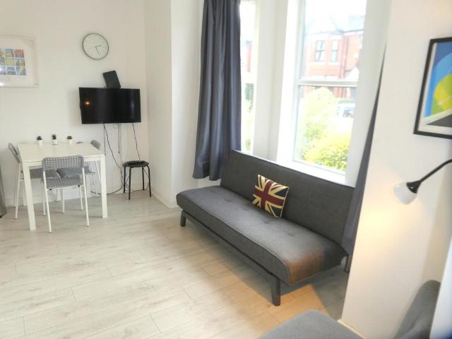 Everett Road, Didsbury, Manchester 1 bed apartment to rent £950 pcm £219 pw