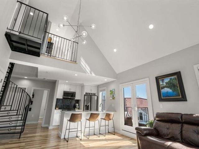 Everett St Unit,boston, Condo For Sale