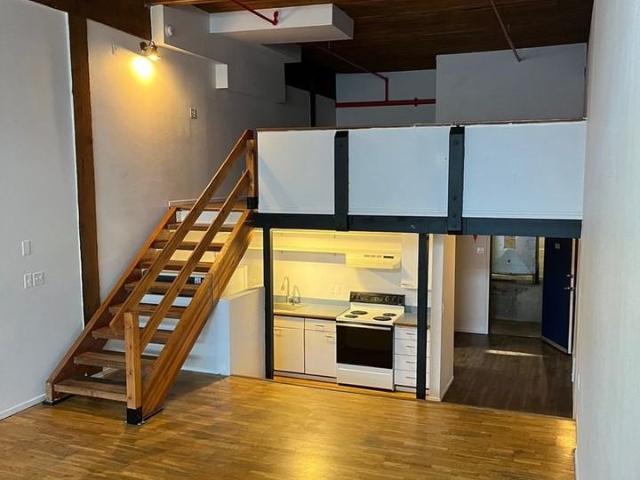 Everett Station Lofts 2 Bedroom Apartment for Rent at 625 Nw Everett St, Portland, OR 97209 Old Town Chinatown