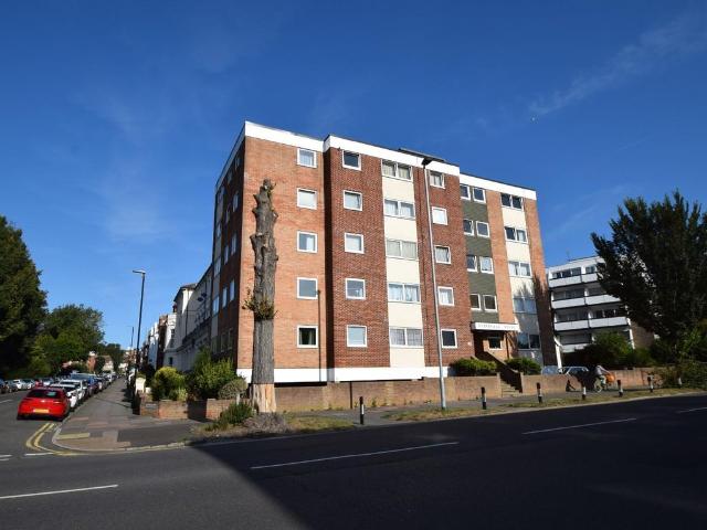 Eversfield House, 34 The Avenue, Eastbourne BN21, 2 bed flat to rent, £995 pcm | PrimeLocation