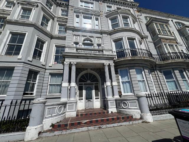 Eversfield Place, ST. LEONARDS ON SEA 2 bed apartment to rent £1,100 pcm £254 pw