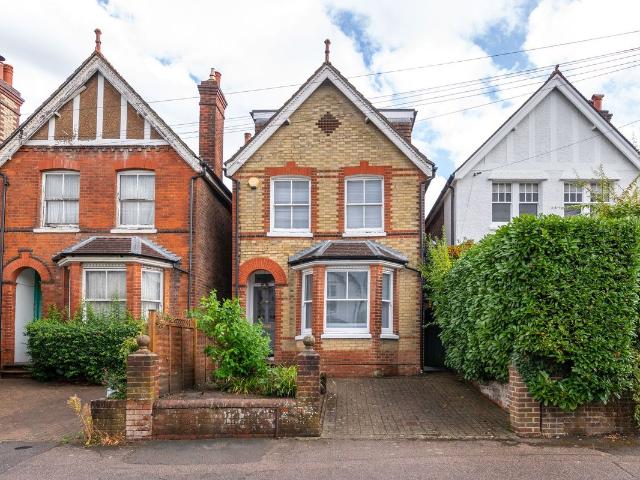 Eversfield Road, Reigate RH2, 4 bed detached house to rent, £3,500 pcm | PrimeLocation