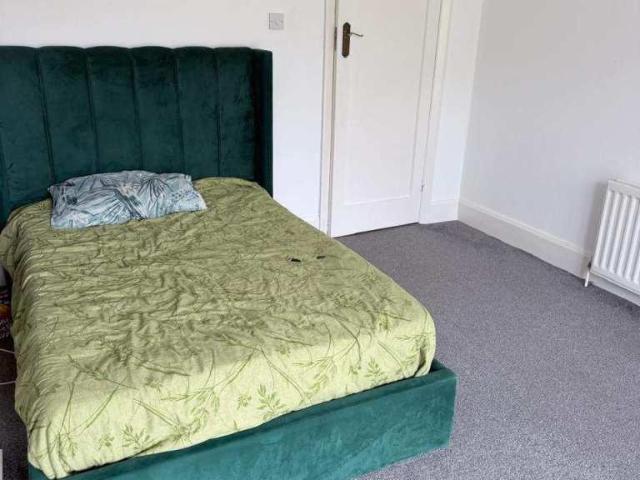 Eversley Way, London, CR0 3 bed house share to rent £750 pcm £173 pw