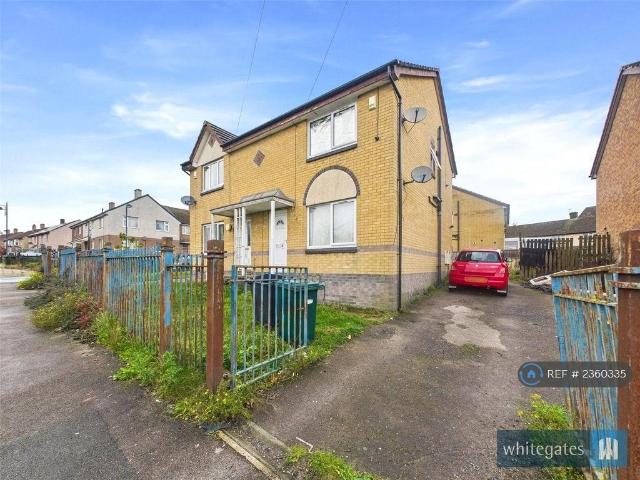 Eversley Drive, Bradford, BD4 3 bed semi detached house to rent £850 pcm £196 pw