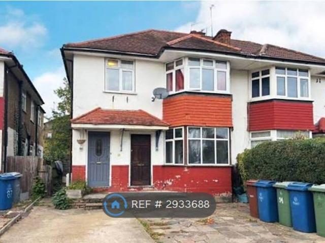 Everton Drive, Stanmore HA7, 2 bed flat to rent, £1,750 pcm | PrimeLocation
