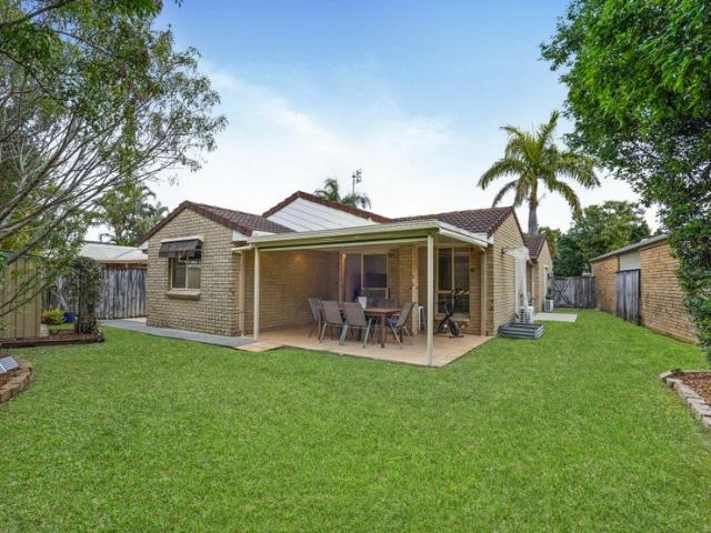 Everyday Convenience Meets Relaxed Low Set Living In The Heart Of Varsity Lakes Future Potential Close To The Lake