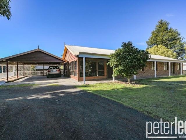 Dual Dwelling Property With so Much on Offer, Come and Explore!