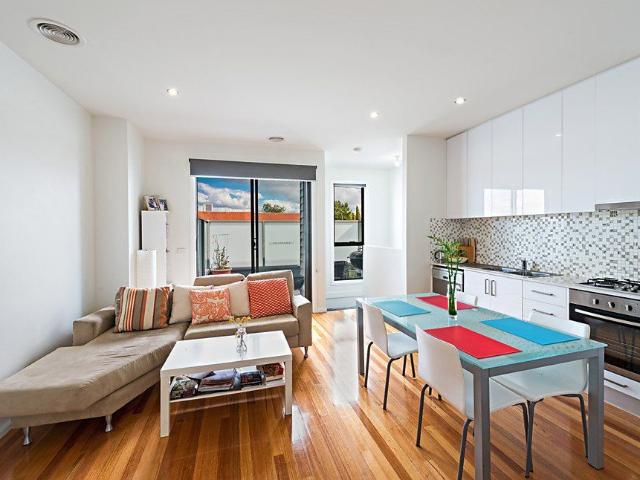 Everything in Twos! 2 Bed, 2 Bath Townhouse!