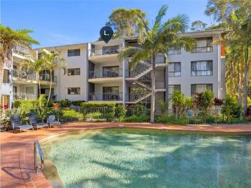 Everything Including the Kitchen Sink Fully Furnished Coastal Escape!