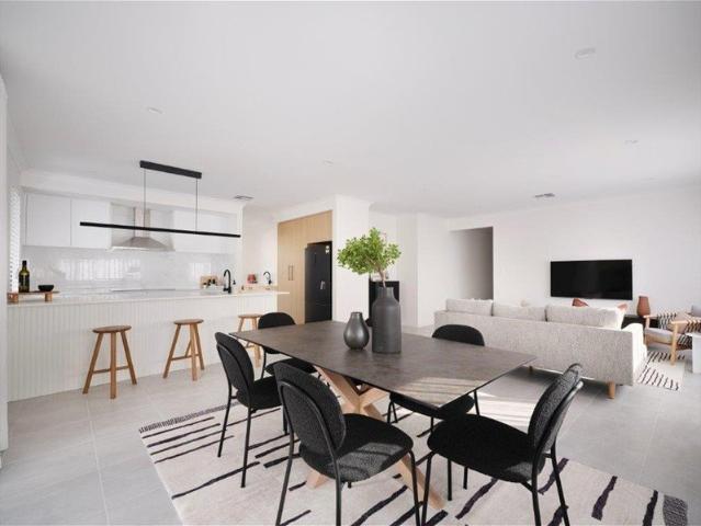 Everything within easy reach Build your dream home in this ideal location!