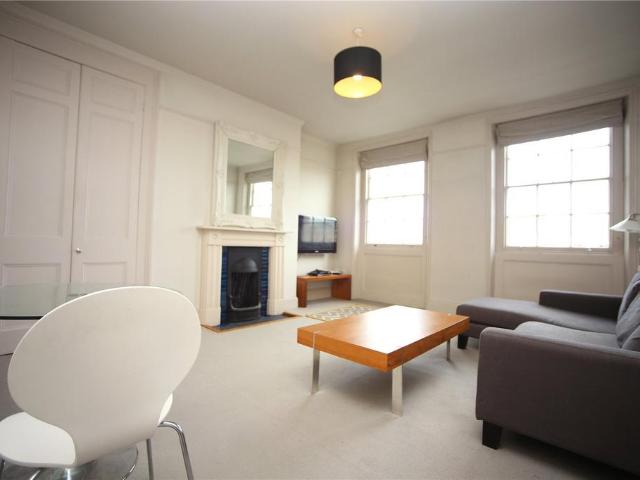 Evesham Road, Cheltenham, GL52 1 bed apartment to rent £995 pcm £230 pw