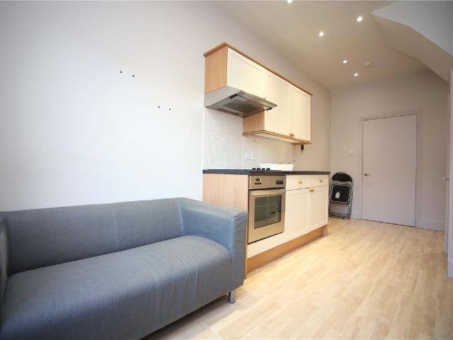 Evesham Road, Cheltenham GL52, 1 bed flat to rent, £900 pcm | PrimeLocation
