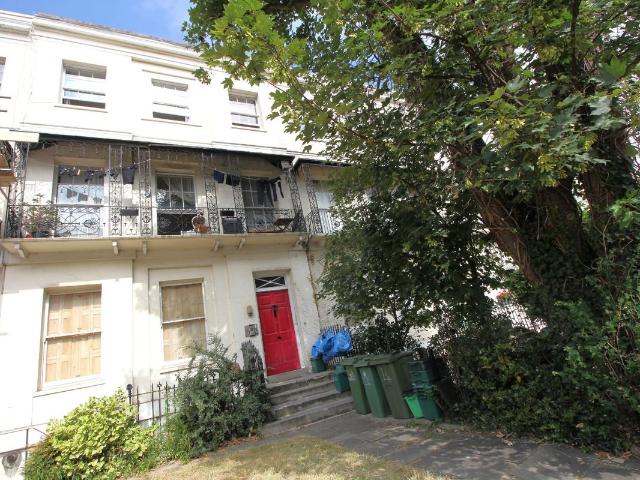 Evesham Road, Cheltenham, Gloucestershire GL52, 1 bed flat to rent, £950 pcm | PrimeLocation