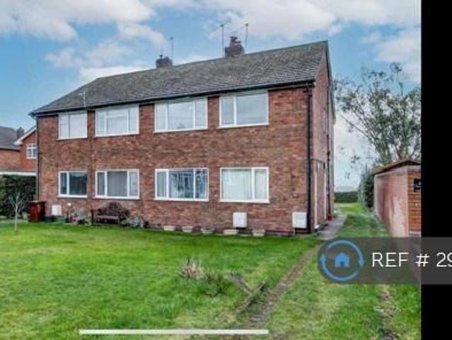Evesham Road, Astwood Bank, Redditch. 2 bed maisonette to rent £950 pcm £219 pw