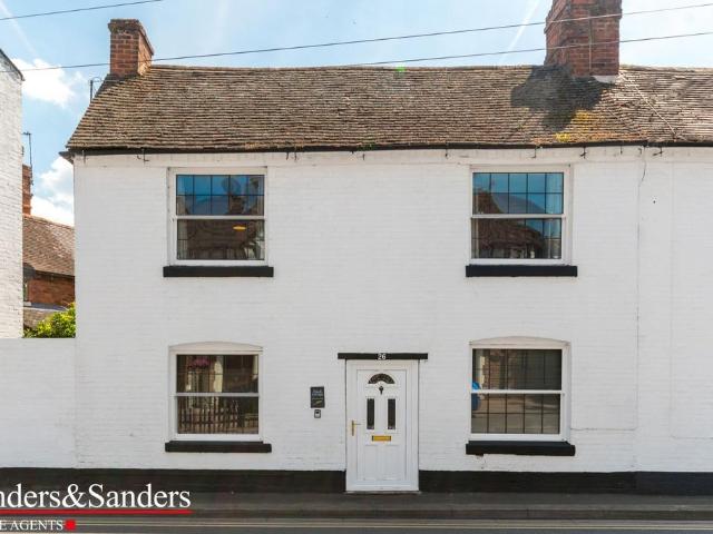 Evesham Street, Alcester, B49 3 bed cottage to rent £1,250 pcm £288 pw