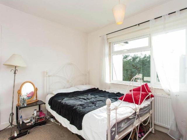 Evesham Way, London IG5, 6 bed flat to rent, £725 pcm | PrimeLocation