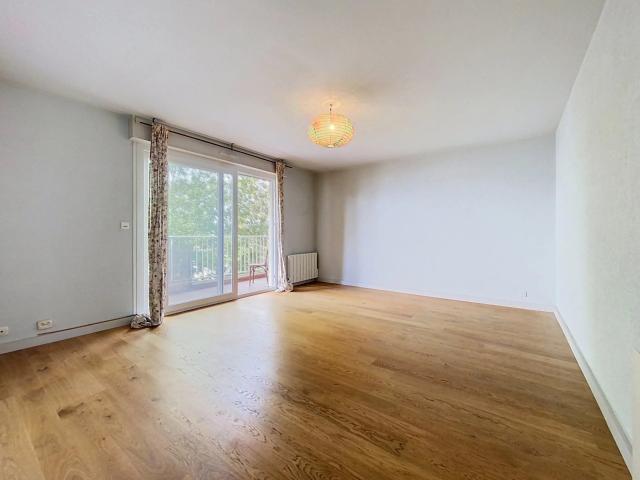 Évian les Bains Appartement de 50 m² Vue lac Place de. 50m² Évian les Bains