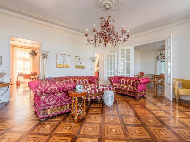 Évian Les Bains Villa Belle Époque Centre ville vue lac. 433m² Evian les Bains