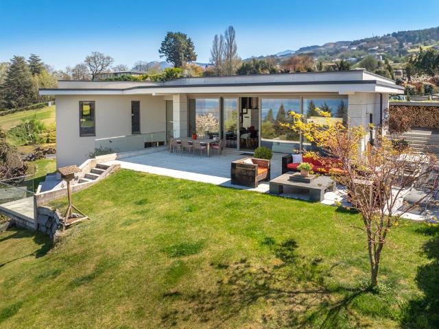 Evian Sotheby's International Realty vous propose: Villa d'. 302m² Evian les Bains