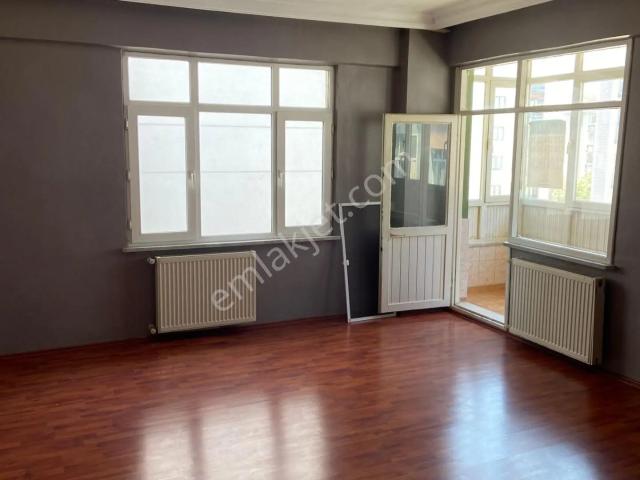 Çevik'ten Ümraniye Mehmet Akif Mahallesinde Kiralık 3+1 Daire