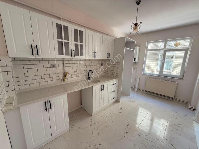 Evim nur'dan Zafer Mh 2+1 1.kat İçi Yapılı Balkonlu Kupon Daire