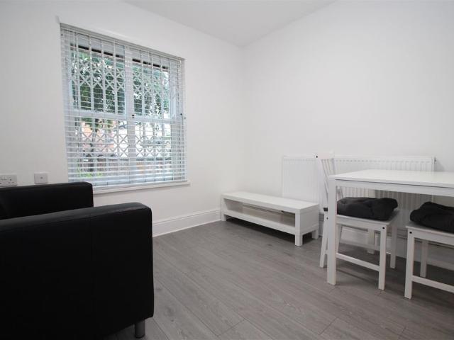 Evington Road, Leicester, LE2 1QG