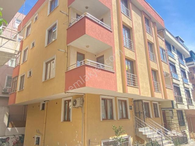 Evinibul'dan Libadiye Caddesi D.s.i Karşısı 90m2 2+1 Arakat