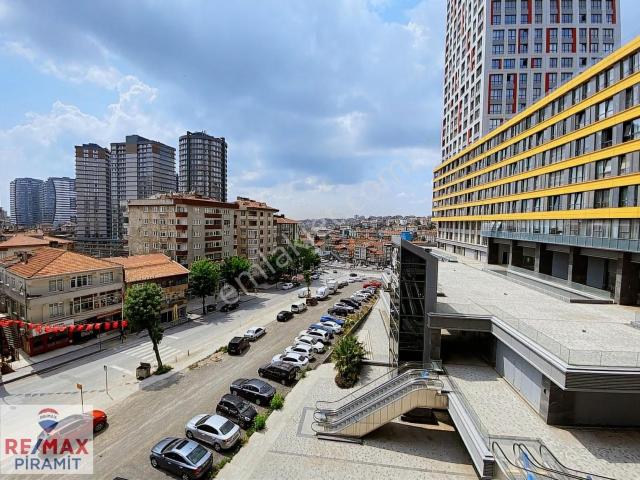 Evinpark Rezidanst'ta Şerefiyeli Büyük Tip 1+1 Köşe Daire