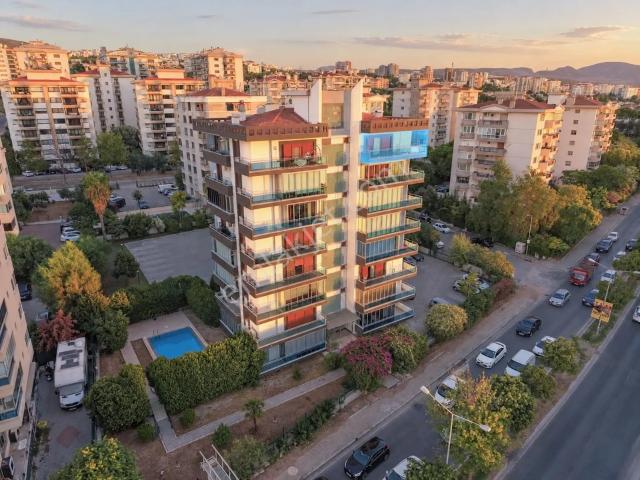 Evka 3'te Havuzlu Site Konforunda Geniş, Bakımlı Satılık Daire