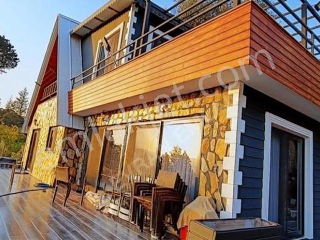 Evran Emlak Ayrıcalığıyla Muhteşem Manzaralı Villa